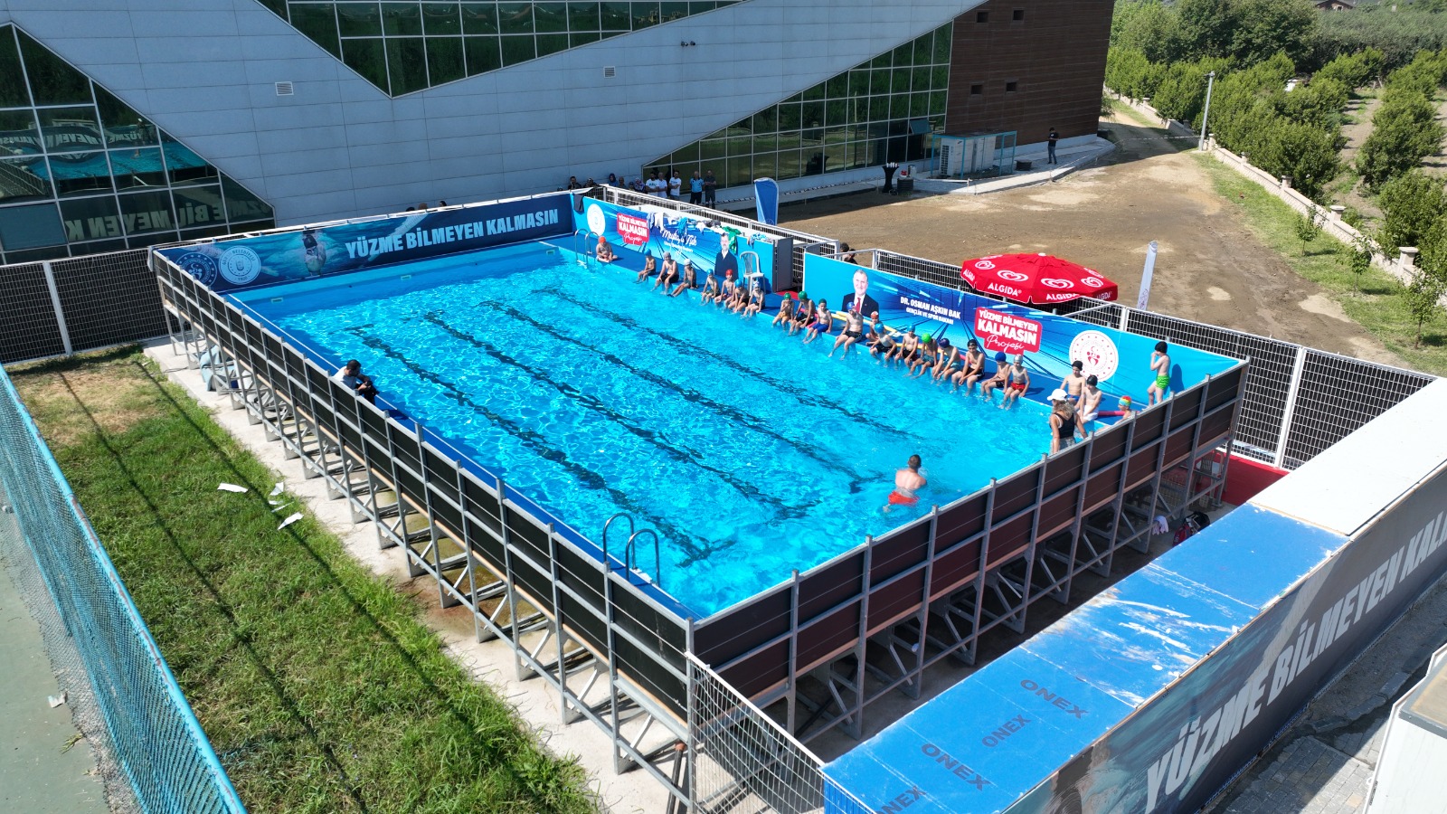 GÜRSU’DA YÜZME BİLMEYEN ÇOCUK KALMADI