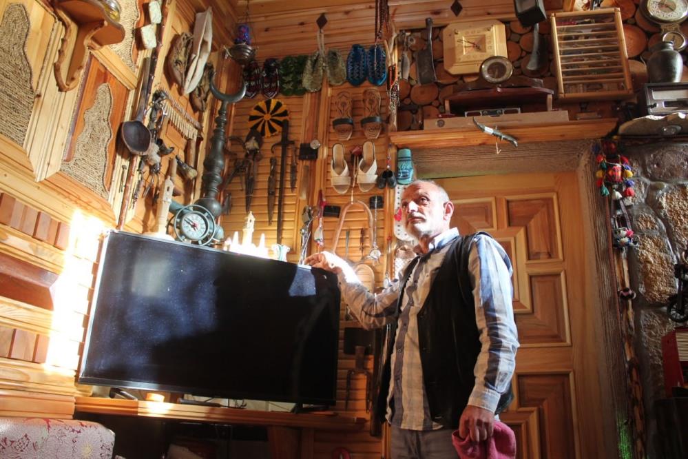 Bursada yaşayan marangoz ustası baba ocağını kültür evine dönüştürdü.