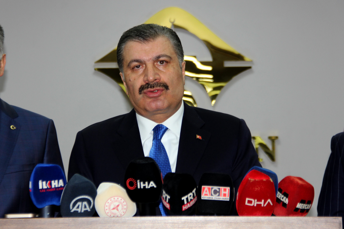 Bakan Koca'dan maske açıklaması! Bilim Kurulu toplantısına işaret etti