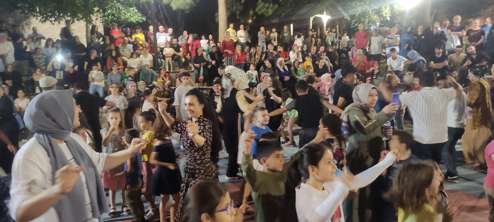 Gürsulular, Milet Bahçesi’nde Müziğe Doydu