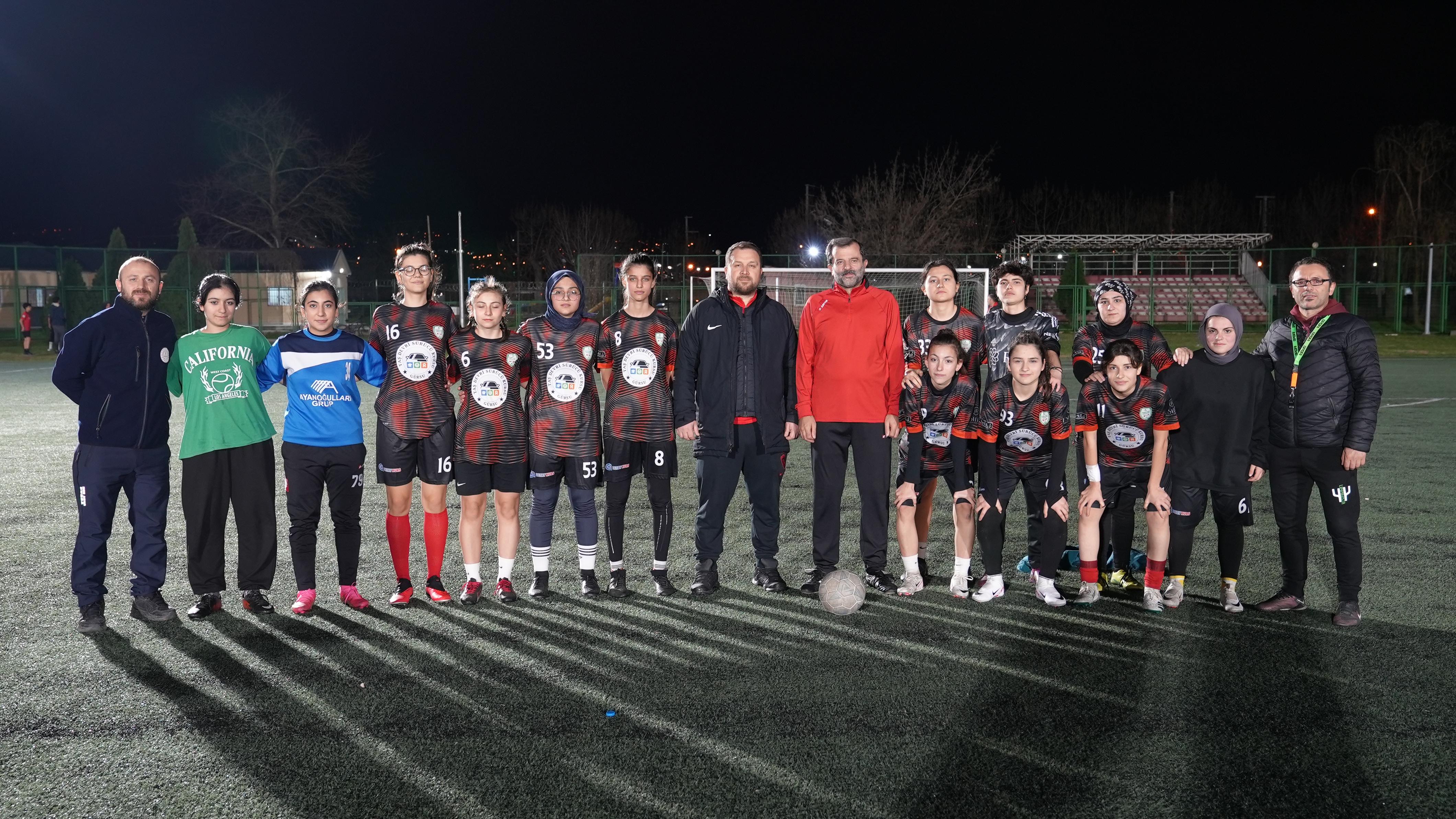  Gürsu’nun Kadın Kramponlarına Başkan’dan Tam Destek