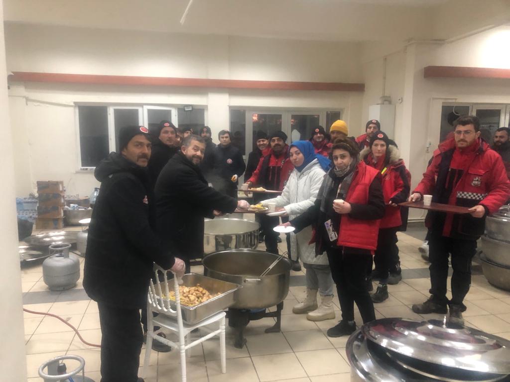 Gürsu Belediyesi'nden Afet Bölgesine Sahra Aş Evi