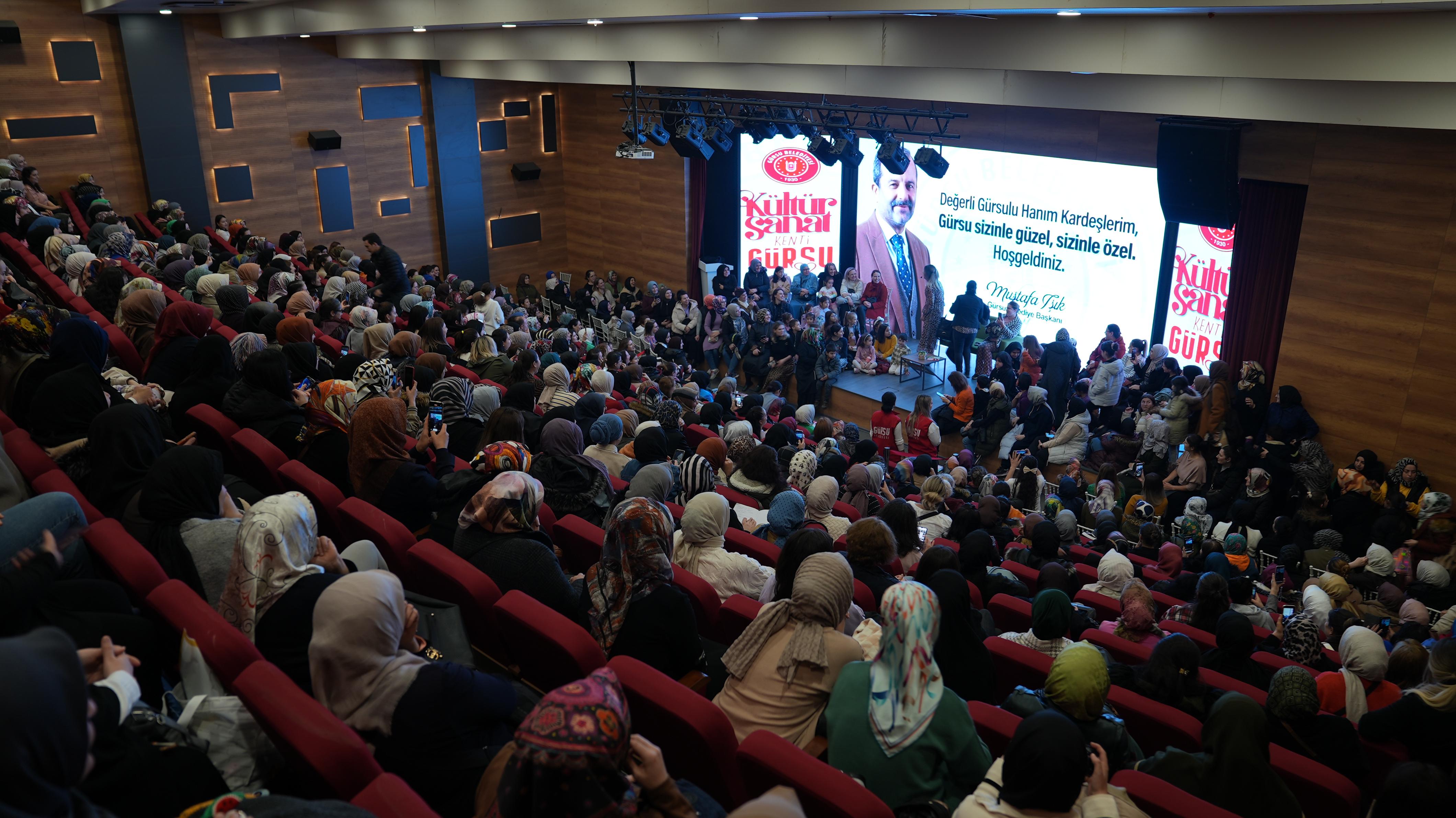 Gürsu'da Kadınlar Salonları Doldurdu