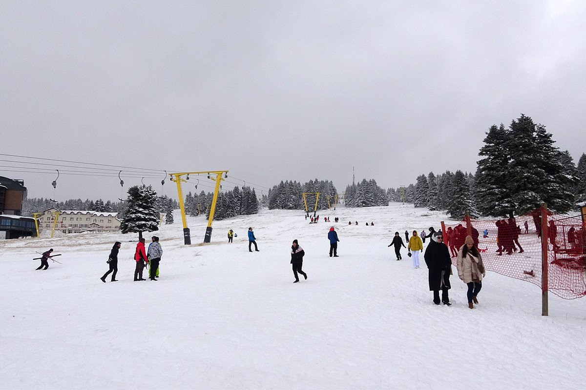 Uludağ'da kar kalınlığı 30 santimetreye ulaştı
