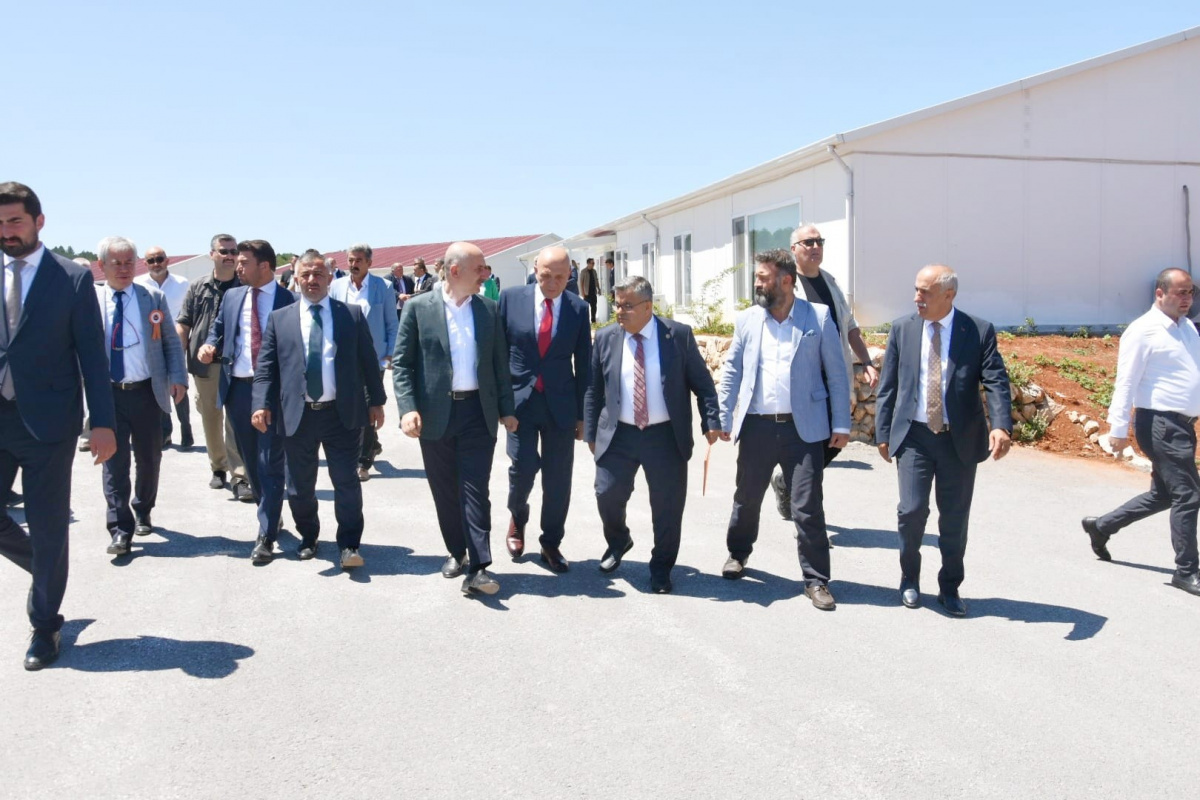 Ulaştırma Bakanı Karaismailoğlu'ndan Yenişehir'e müjde